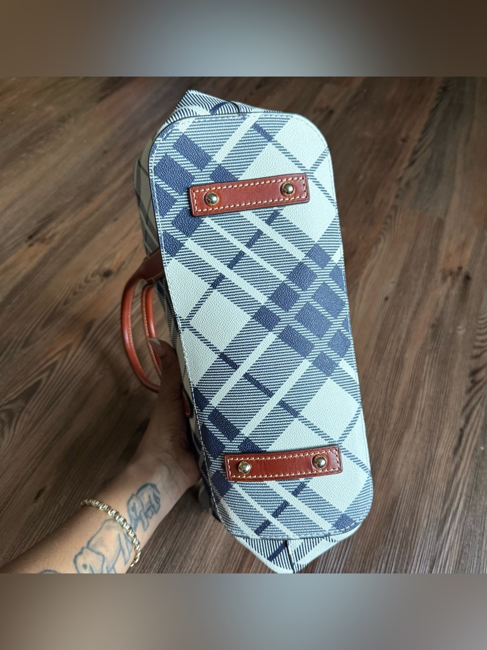 Dooney & Bourke Tote - Picture 3 of 11
